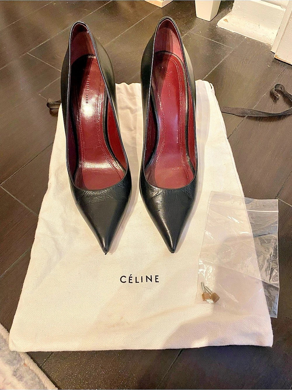 CÉLINE Pointed Toe Pumps in Black EU 37